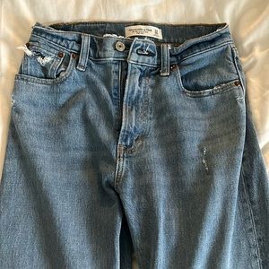 Abercrombie “the 90s relaxed Jean high rise”